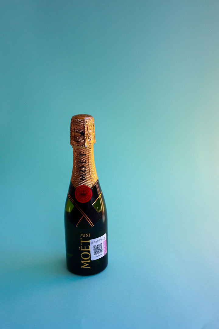 Moet Mini